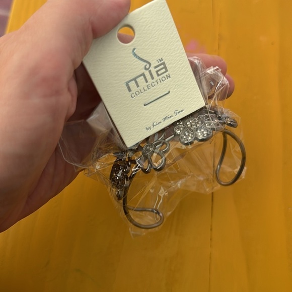 Mia Collection Floral Gem Chunky Cuff Bracelet Dark Gray - Picture 3 of 3